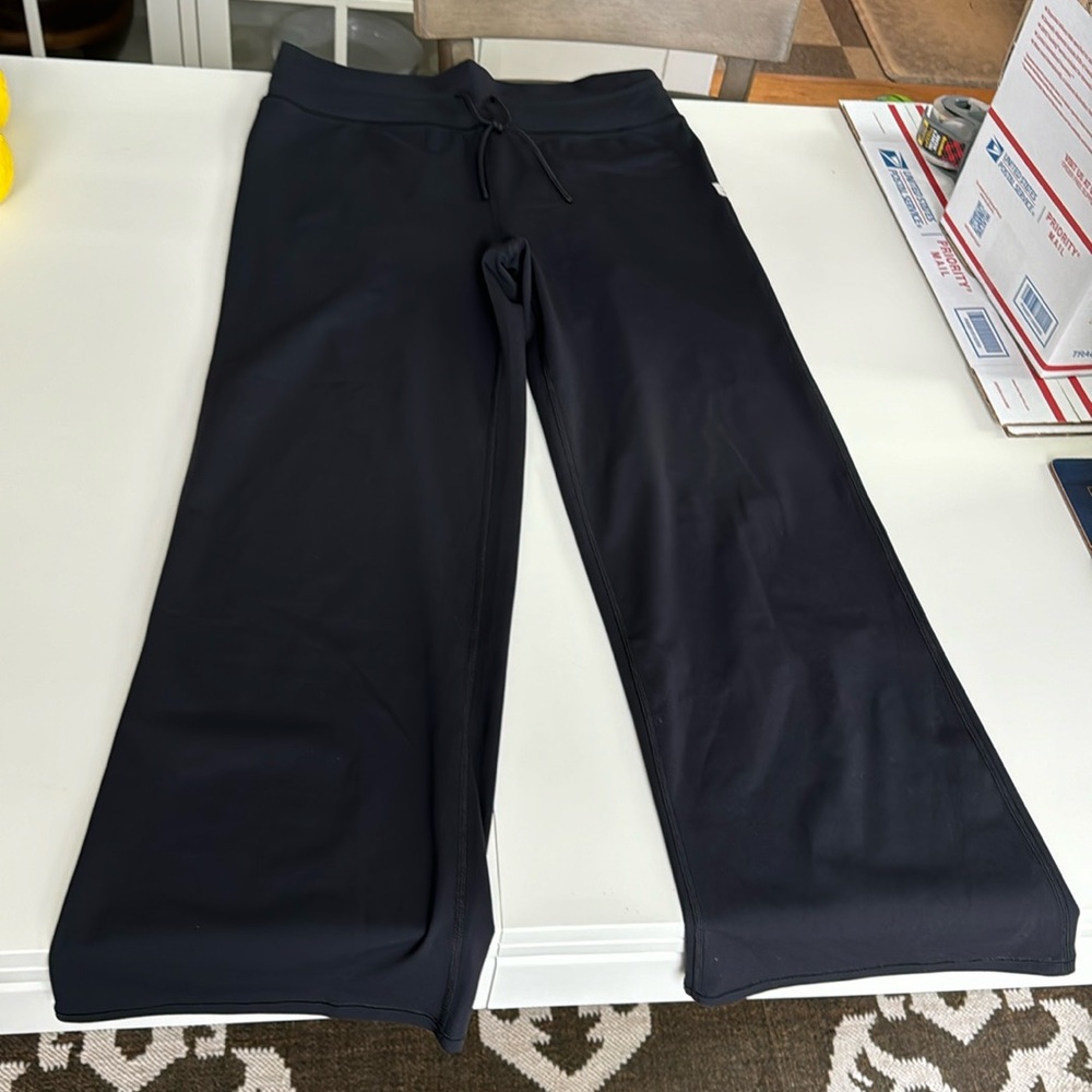 Vuori leggings - wide leg - black - women’s XL